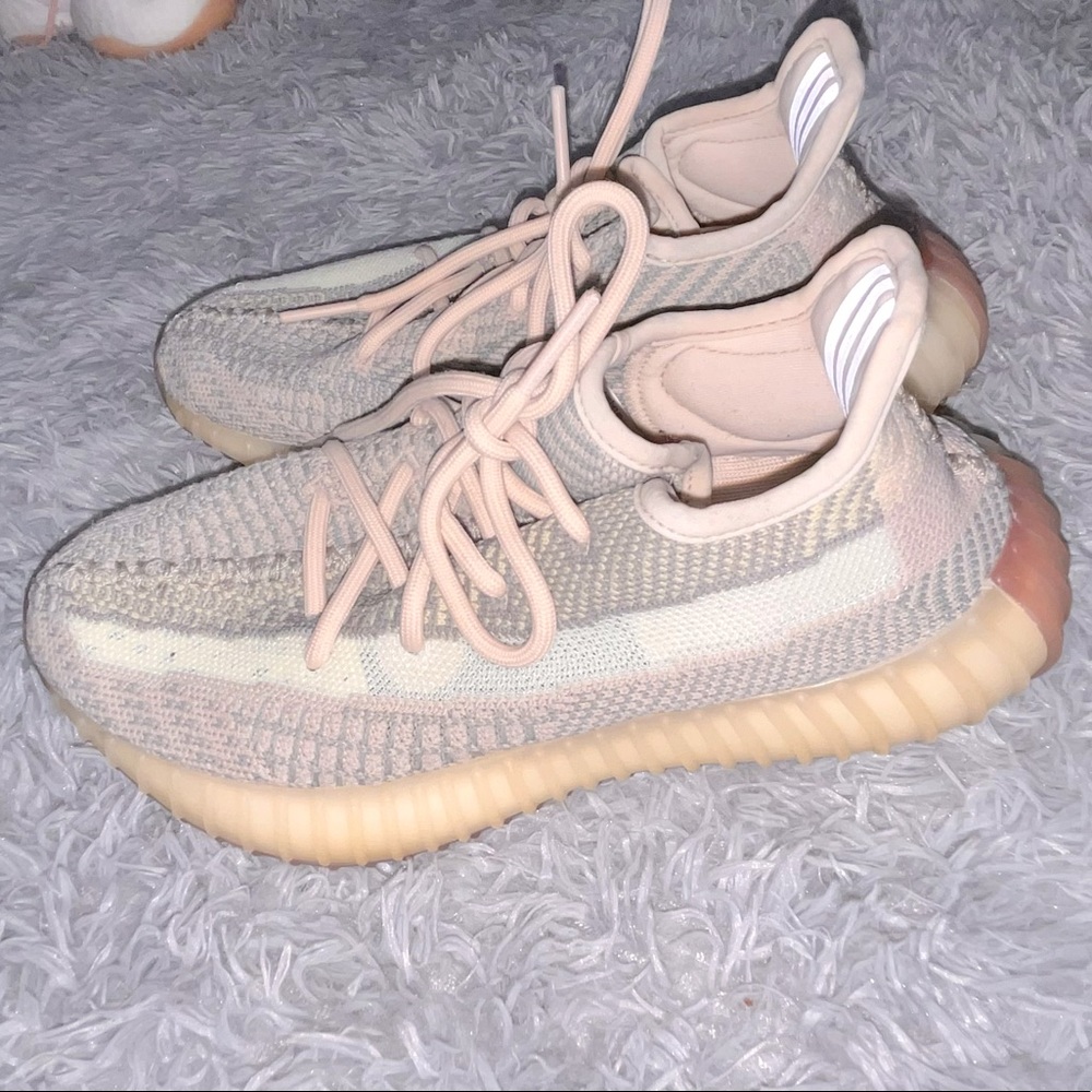 Adidas Yeezy Boost 350 V2 SIZE 4.5